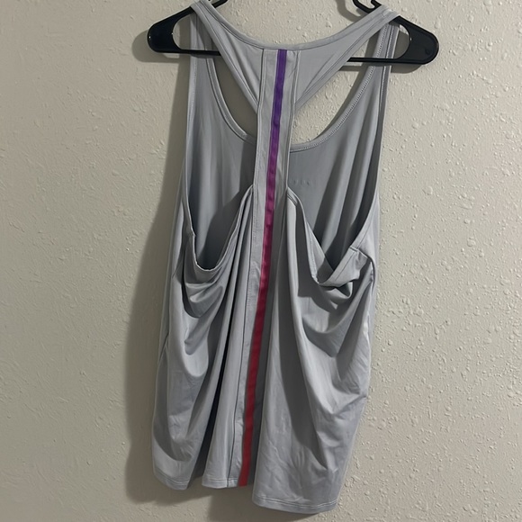 Under armor tank top - Picture 2 of 5